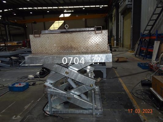 M1-010125-D2 Ce Hydraulic Mini Scissor Lift with Handrail Running Mode Stationary