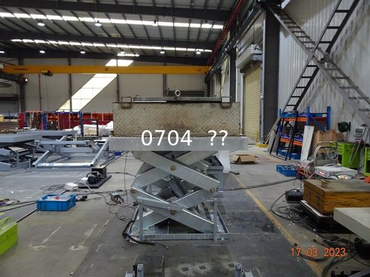 M1-010125-D2 Ce Hydraulic Mini Scissor Lift with Handrail Running Mode Stationary